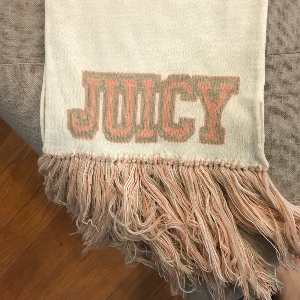 Juicy Couture “School of Couture” Scarf - Picture 4 of 6